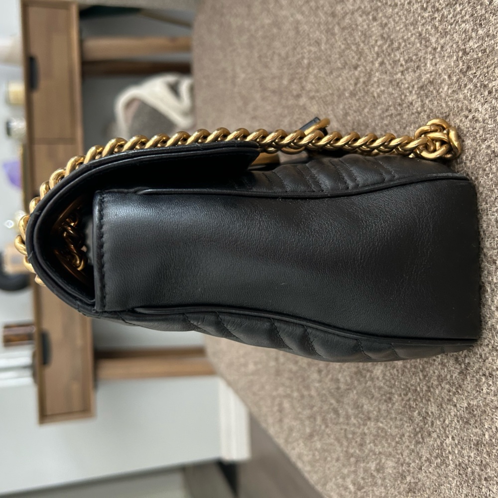 Gucci Marmont Medium Shoulder Bag - Picture 5 of 16